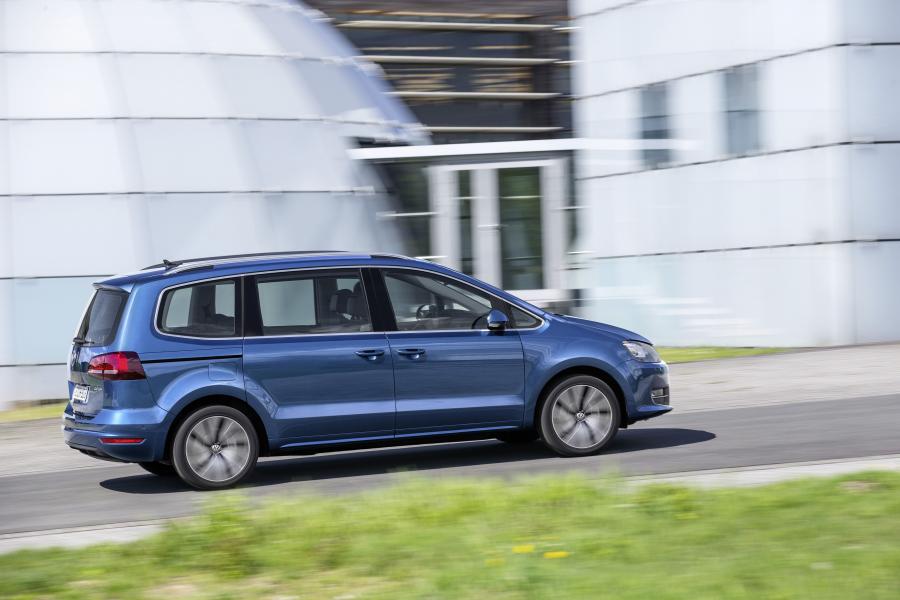  Volkswagen Sharan 2015 года  (фото 13 из 29)